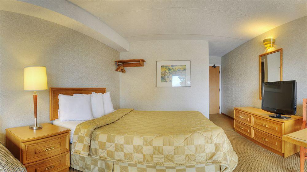 Comfort Inn Thetford Mines Exterior photo