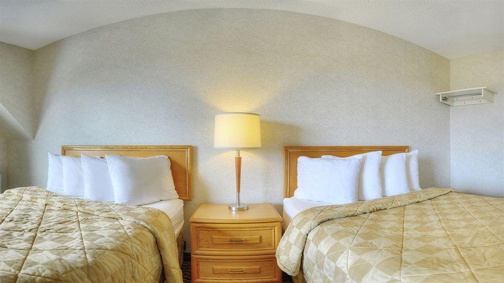 Comfort Inn Thetford Mines Exterior photo