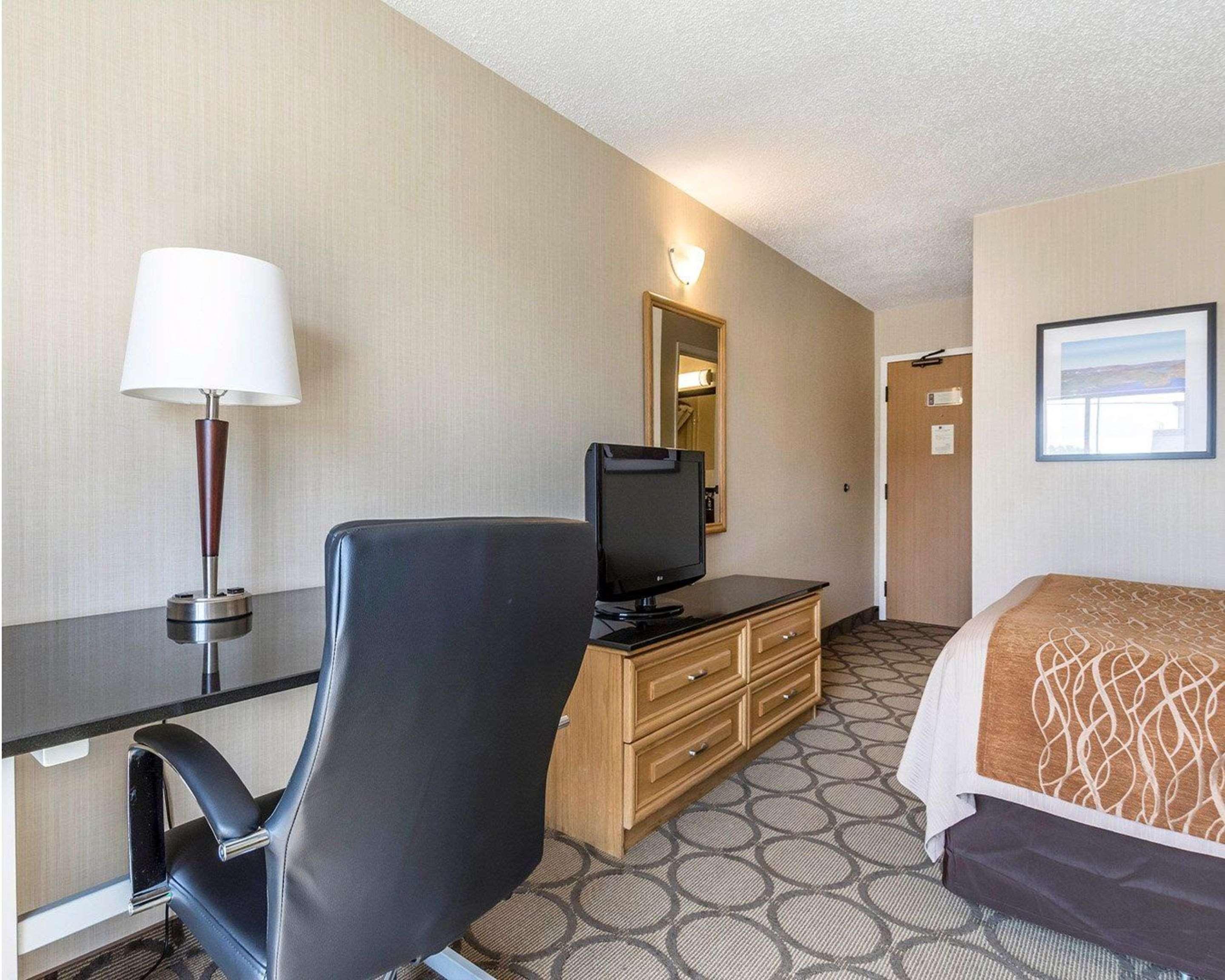 Comfort Inn Thetford Mines Exterior photo
