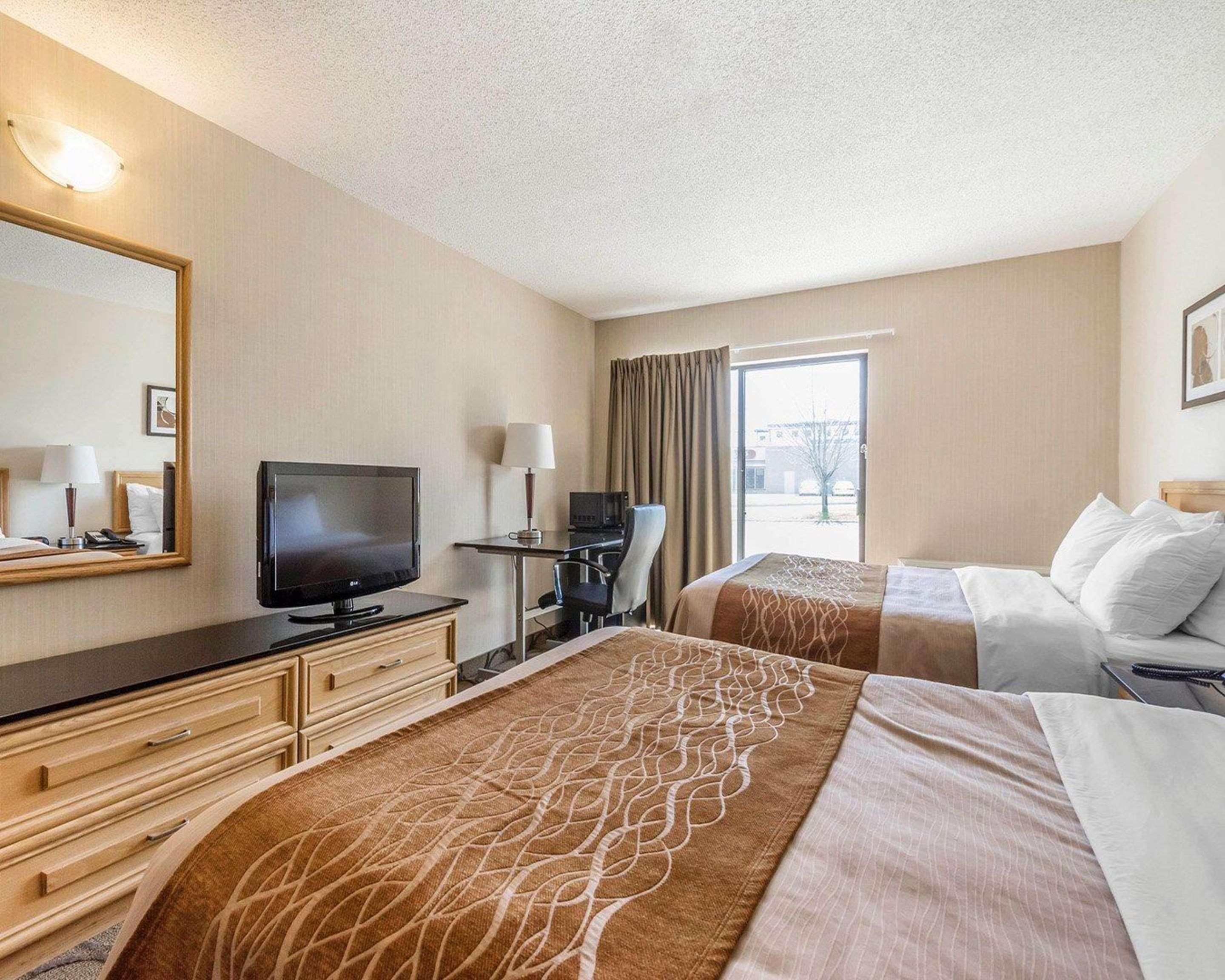 Comfort Inn Thetford Mines Exterior photo