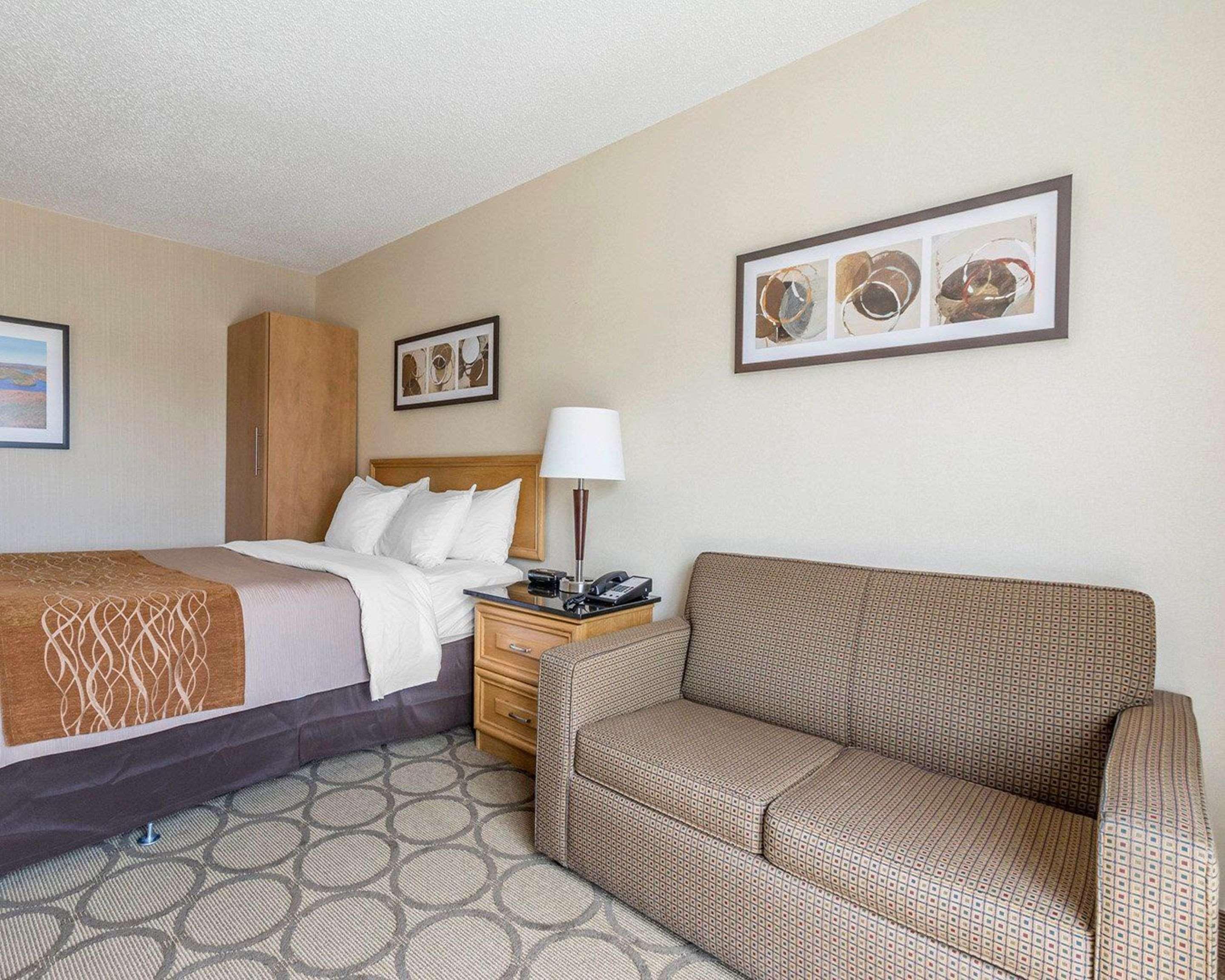 Comfort Inn Thetford Mines Exterior photo