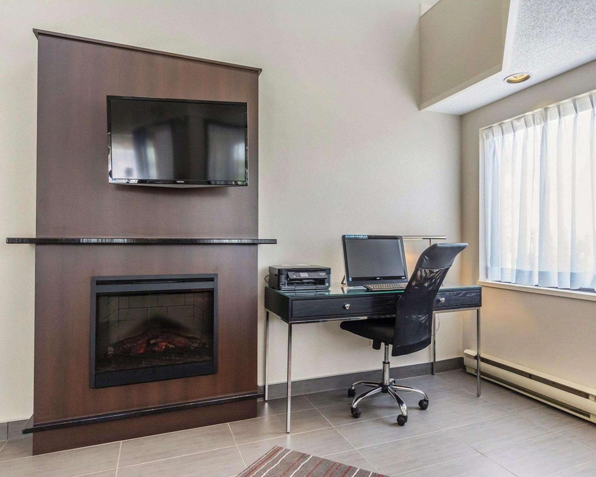 Comfort Inn Thetford Mines Exterior photo