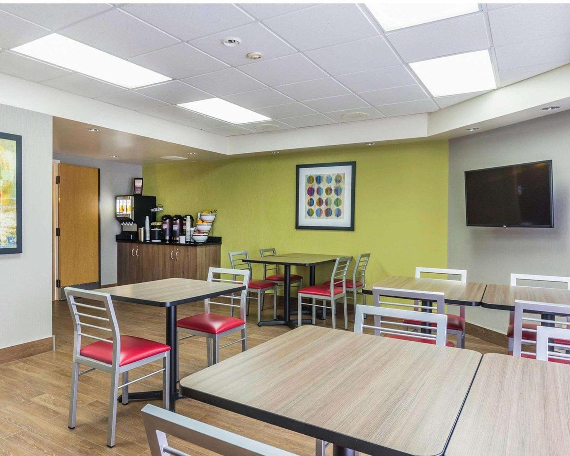 Comfort Inn Thetford Mines Exterior photo