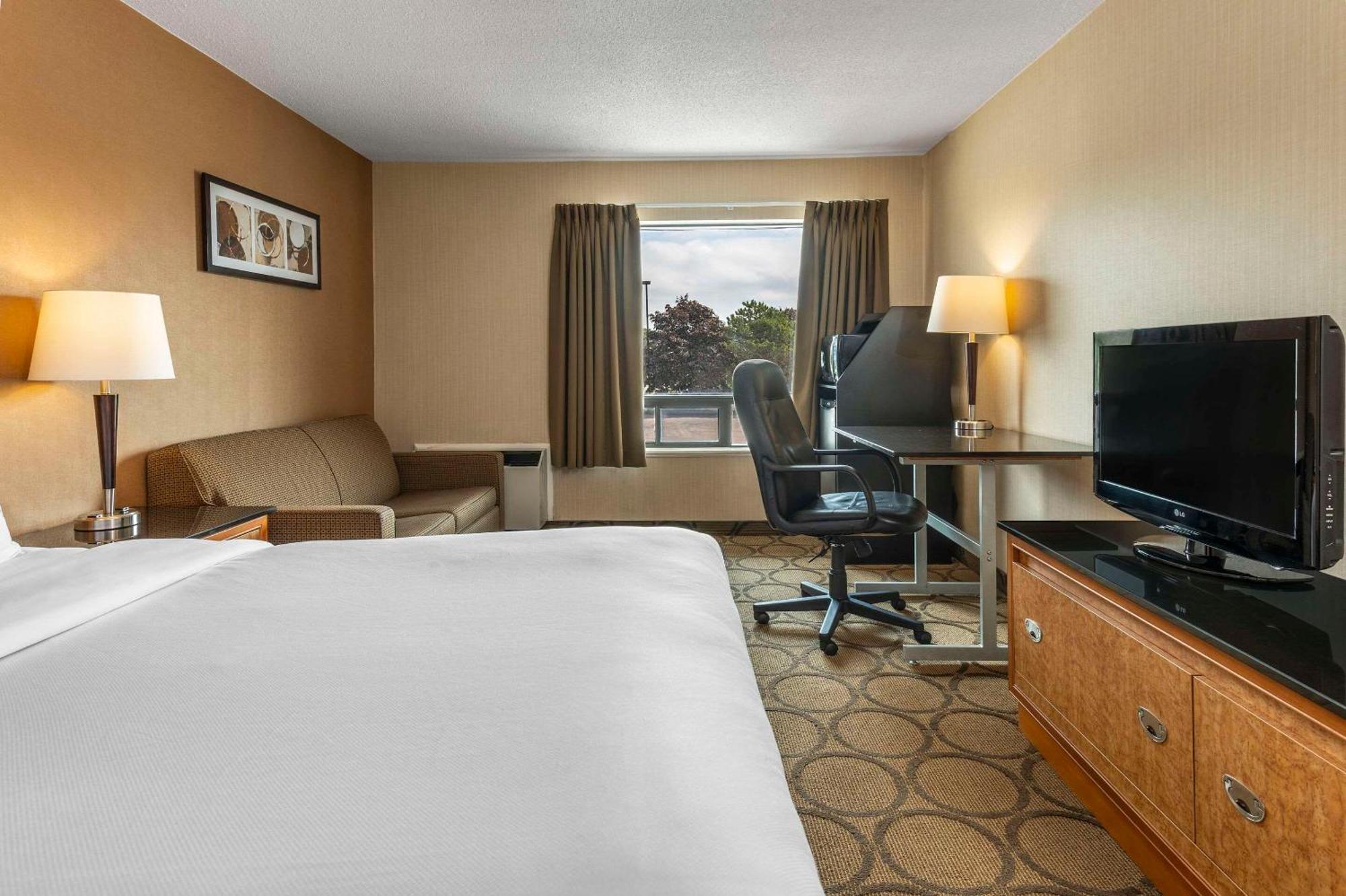 Comfort Inn Thetford Mines Exterior photo