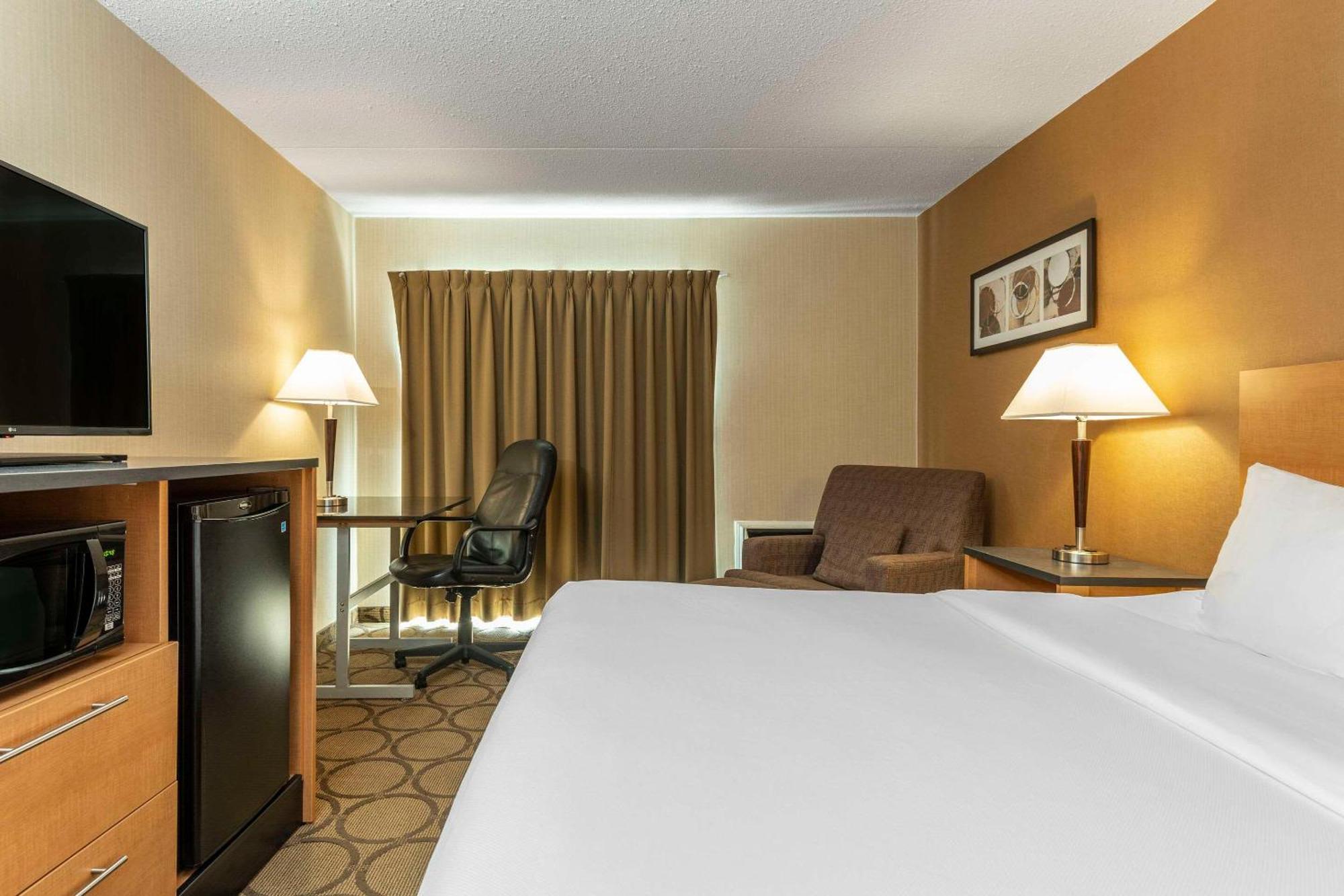 Comfort Inn Thetford Mines Exterior photo
