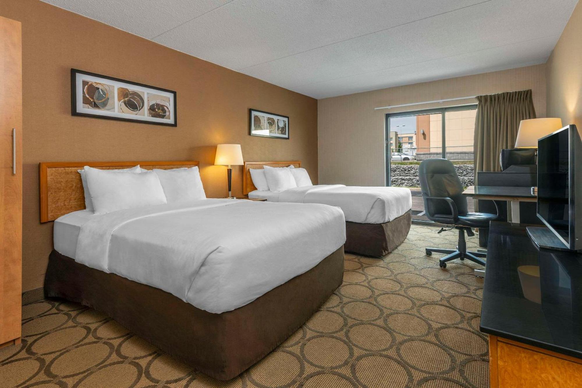 Comfort Inn Thetford Mines Exterior photo