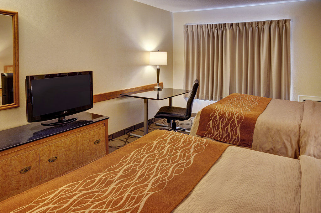 Comfort Inn Thetford Mines Exterior photo